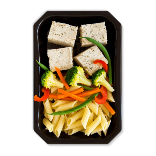 Pavo con pasta y mix de vegetales